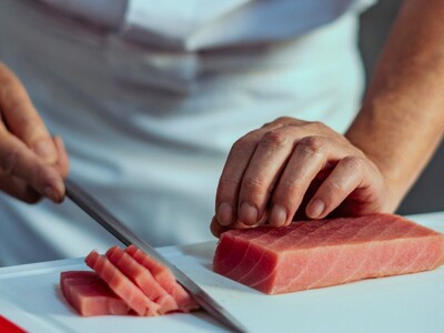 Kasia Market -  Blue Fin Tuna Cutting Show