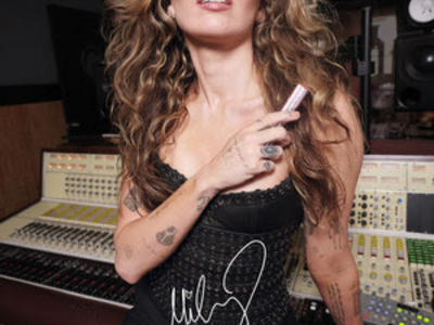 Beauty Buzz - Maybelline Partners with Miley Cyrus as the Face of the Brand